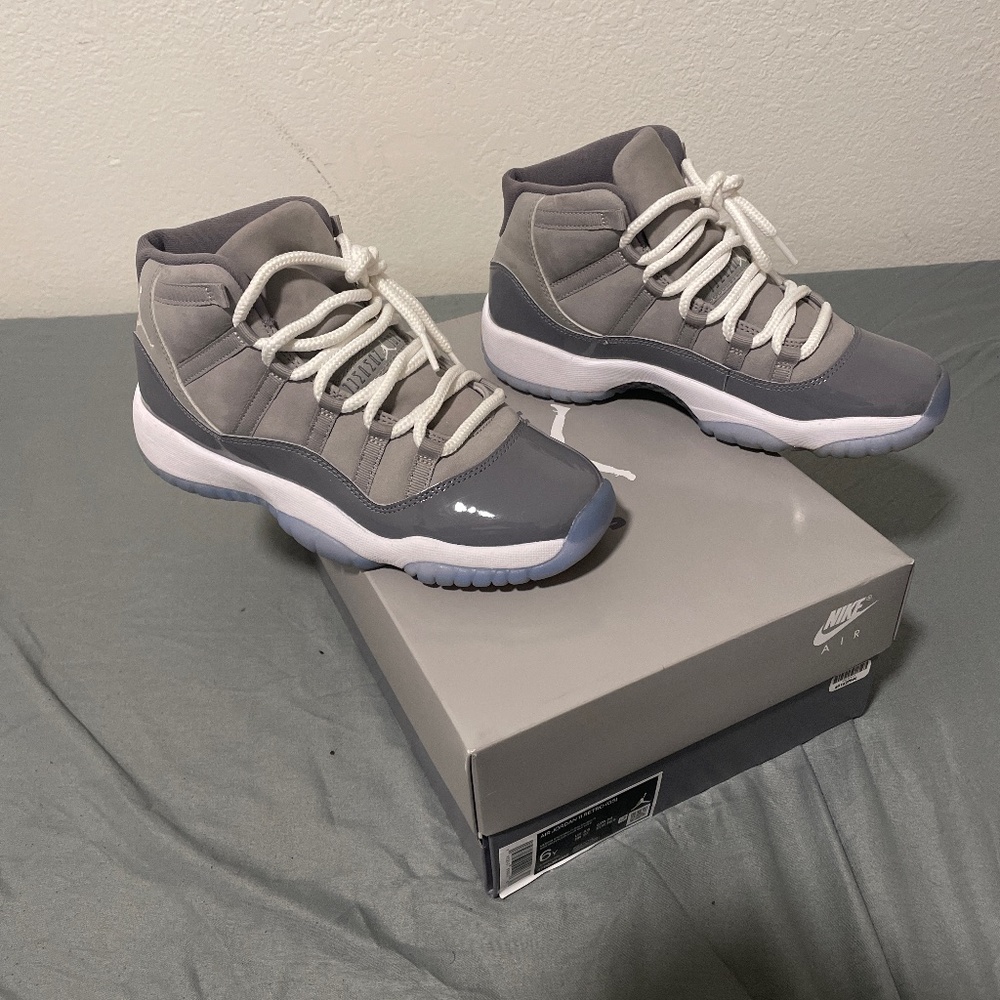 Air Jordan 11 Retro (GS) - Picture 3 of 10